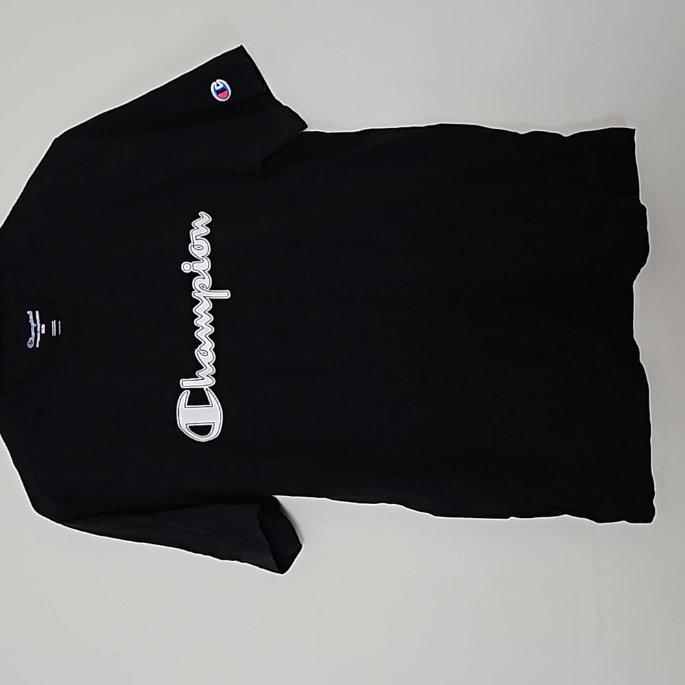 Medium‎ Champion TSHIRT